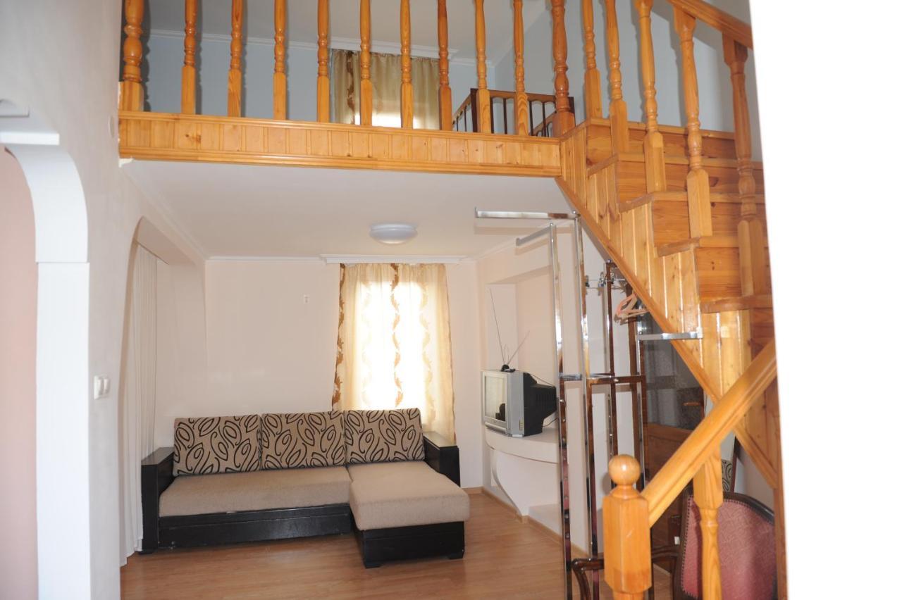 סוקהום Apartment On Prospekt Mira 71 מראה חיצוני תמונה